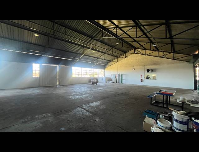 683M² WAREHOUSE TO LET IN SPARTAN